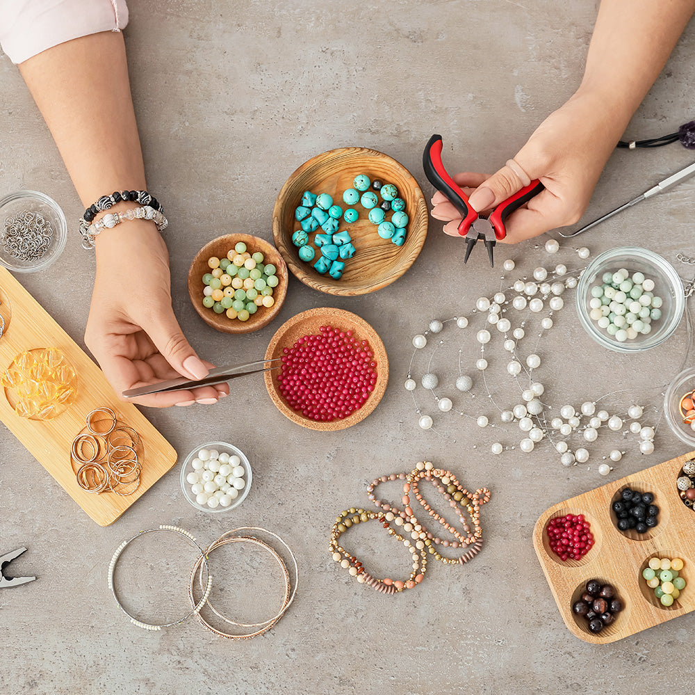 Making your own jewelry is not only a ton of fun and an addictive hobby, but it also has the added benefit that you get to wear or sell your creations. Top 5 Jewelry Making Tips List for Beginner Jewelry Designers:  