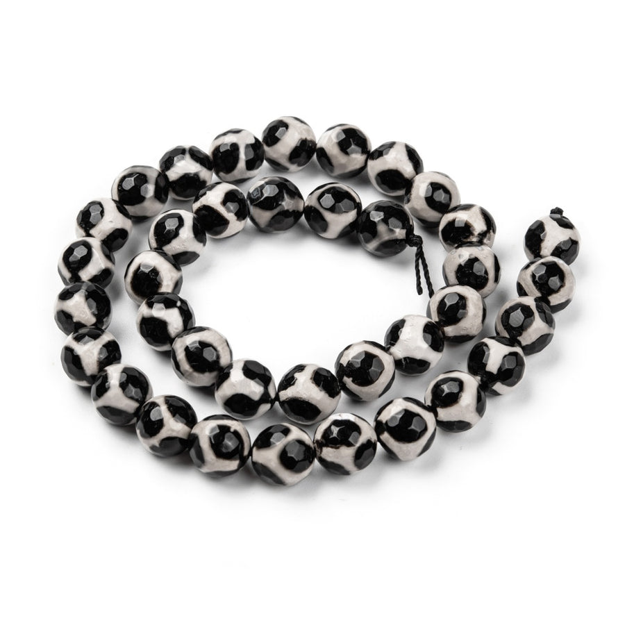 Giraffe Agate Beads, Round, Black & Cream-Colored Pattern Semi-Precious Gemstone Beads.  Size: 10-10.5mm Diameter, Hole: 1.2mm; approx. 35-38pcs/strand, 15" Inches Long.  Material: Giraffe Skin Agate, Dyed, Black and Cream White Color. Polished Finish. 